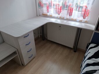 Dětský stůl s šuplíky - 2