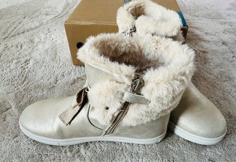 MAYORAL zlaté dívčí sněhule vel. 33 - 2