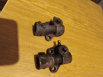 Převodník/náhon tachometru ČZ 125,150C,125 T - 2