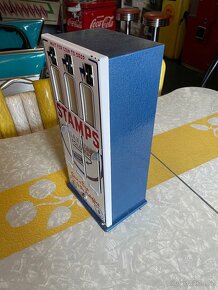 Automat na znánky z USA - smaltovaný - 2
