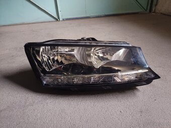Škoda Fabia 3 Facelift Pravý přední světlomet - 2