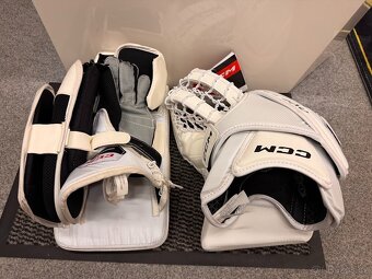 SET CCM LAPAČKA A VYRÁŽEČKA  CCM AXIS F9/EXTREME FLEX 500 - 2