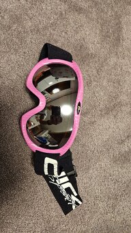 Dětská lyžařská helma s brýlemi - 2