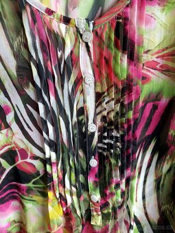 pestrobarevná lehká poloprůsvitná halenka vel.40 - 2