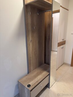 Předsíňová stěna - 2