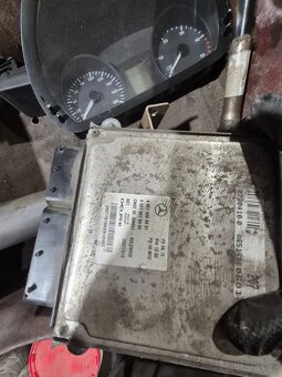 Mercedes sprinter 2.2 120kw - jednotka budíky klíč spinačka - 2