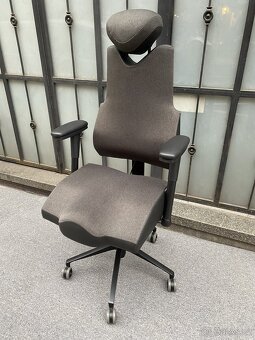 Kancelářská židle Therapia Body XL (pc 27000,-) ZÁNOVNÍ - 2