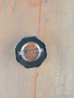 Víčko nádrže jawa - 2