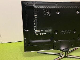 Full HD 37" TV Samsung UE37D6750 - 2