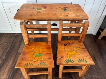 Dětský stůl a židle - 2