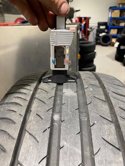 Prodám letní pneu 235/45/18 dunlop - 2