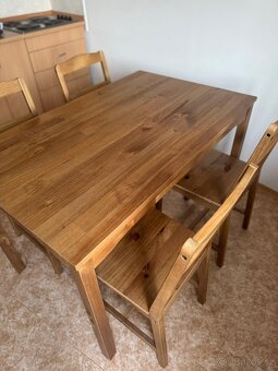 Jídelní set (stůl a 4 židle) - 2