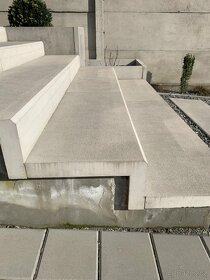 Schody na míru z pohledového betonu - 2