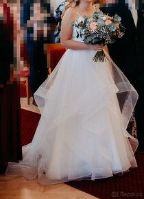 Svatební šaty s tylovou sukní - 2