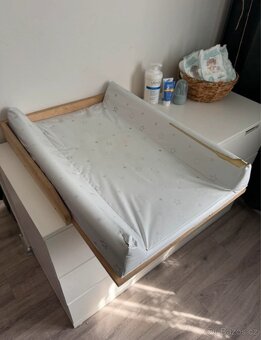 Dřevěná deska na přebalovací podložku - 2
