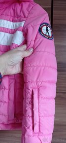 Krásně viditelná zimní bunda zn.Poivre Blanc, 8let - 2