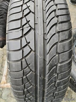 235/65/17 letni pneu MICHELIN a HANKOOK 235/65 R17 - 2