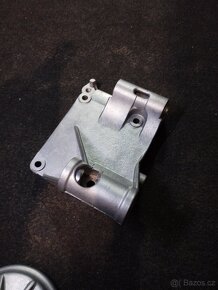 Držák alternátoru BMW E30 - 2