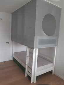 Patrová postel vč paravanů a lišty - 2
