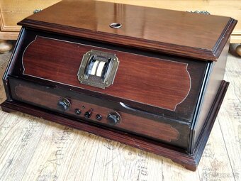 Velké starožitné rádio RCA, AR-919, USA, 1925 - 2