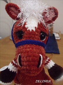 KONÍČEK S MODROU UZDOU 38 cm - 2