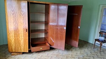 Vintage Skříň, 2 noční stolky a zrcadlo - 2
