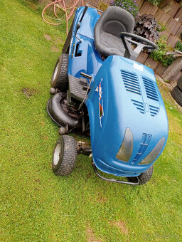 Prodám-zahradní traktor ISEKI CM2135H Hydro - 2