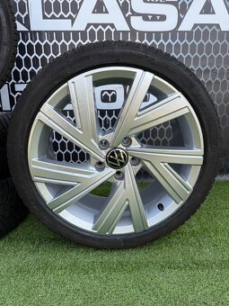 Volkswagen GOLF 8 - originální celoroční sada 225/40 R18 - 2