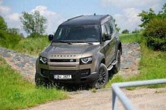 Lend Rover DEFENDER 110 240k - 2