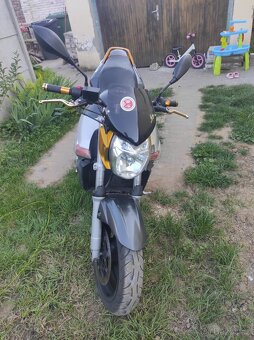 Suzuki GSR 600 - 2
