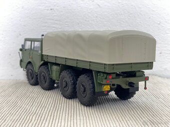 Tatra 813 Kolos 1:43 - 2