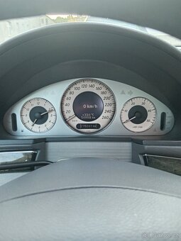 Mercedes w211 e320 - 2