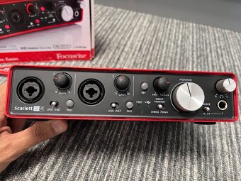 Focusrite Scarlett 2i4 2nd Gen - 2