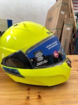 Helma Shark EVO-ONE2 HI-VISIBILITY - 2