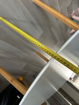 Bílý design stoleček - 2