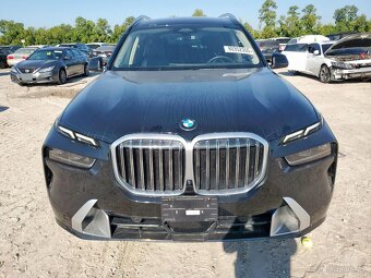 BMW X7 xDrive40i 2025 - 3.0L benzínový motor, automat - 2