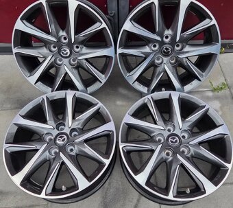 17"-NEJETÉ ALU DISKY 5x114.3 ORIGI MAZDA CX5+ČIDLA - 2