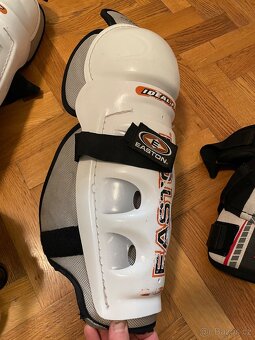 Výstroj hokej SR M - helma, holeně, lokty, rukavice - 2