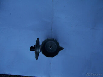 stará hliníková konvička na překapávanou kávu nebo čaj - 2