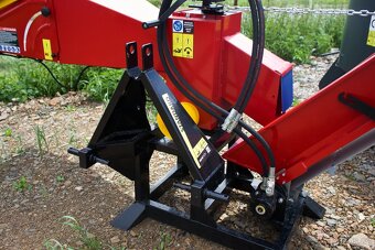 Prodám štěpkovač a špalíčkovač - 2