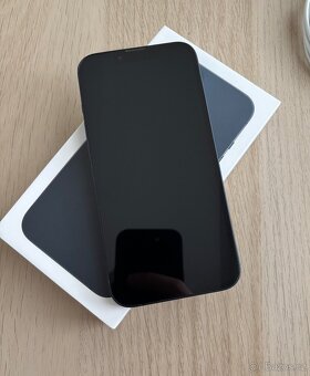 Apple iPhone 13 128GB - TOP stav 10/10 + příslušenství - 2