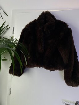 Kozisek Mango hnedy damsky kratky kozich 38 - 2