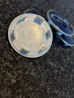 Středové krytky Ford 62mm / 51mm - 2