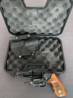 Prodám revolver - 2