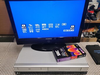COMOI VHS rekordér a DVD přehrávač LG - 2