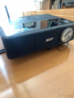 Projektor - 2