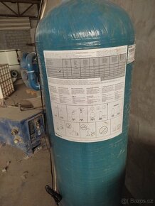 Tlakový tank s podstavcem, pískový filtr - 2
