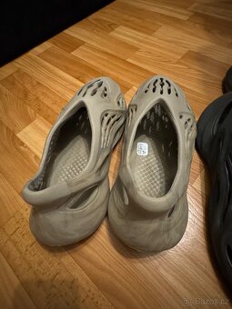 Yeezy Foam RNNR Stone Sage vel. 46 - 2