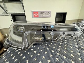 Toyota corolla od 2023 přední světla Nová - 2