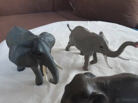 47. Slon zn. SCHLEICH a neznačkové - 2